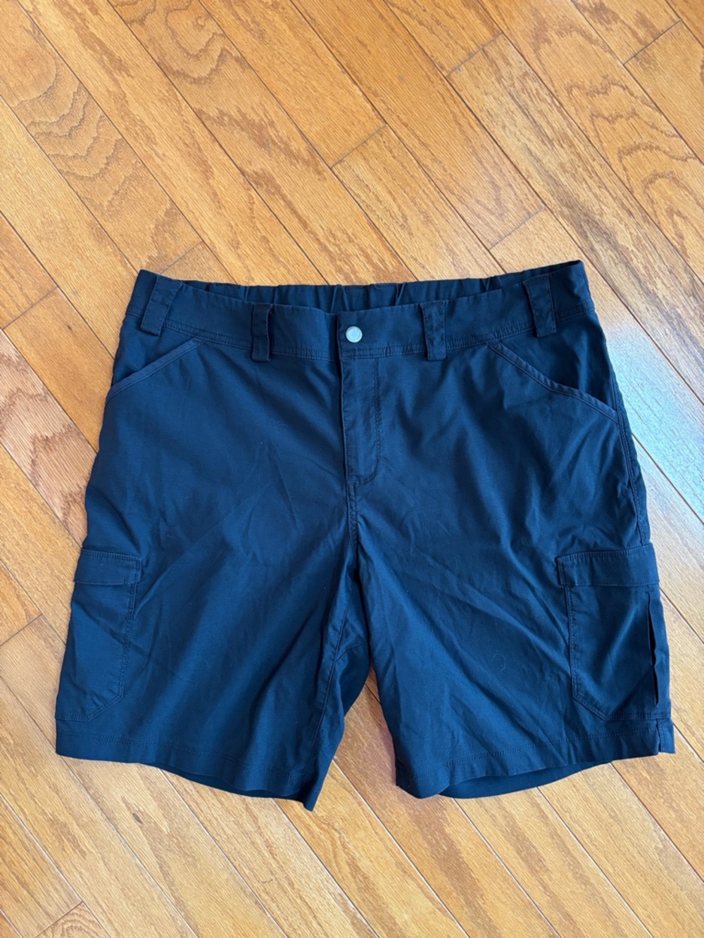 Duluth Trading Co. Black Women's Cargo Shorts - Utility Pockets Size 18